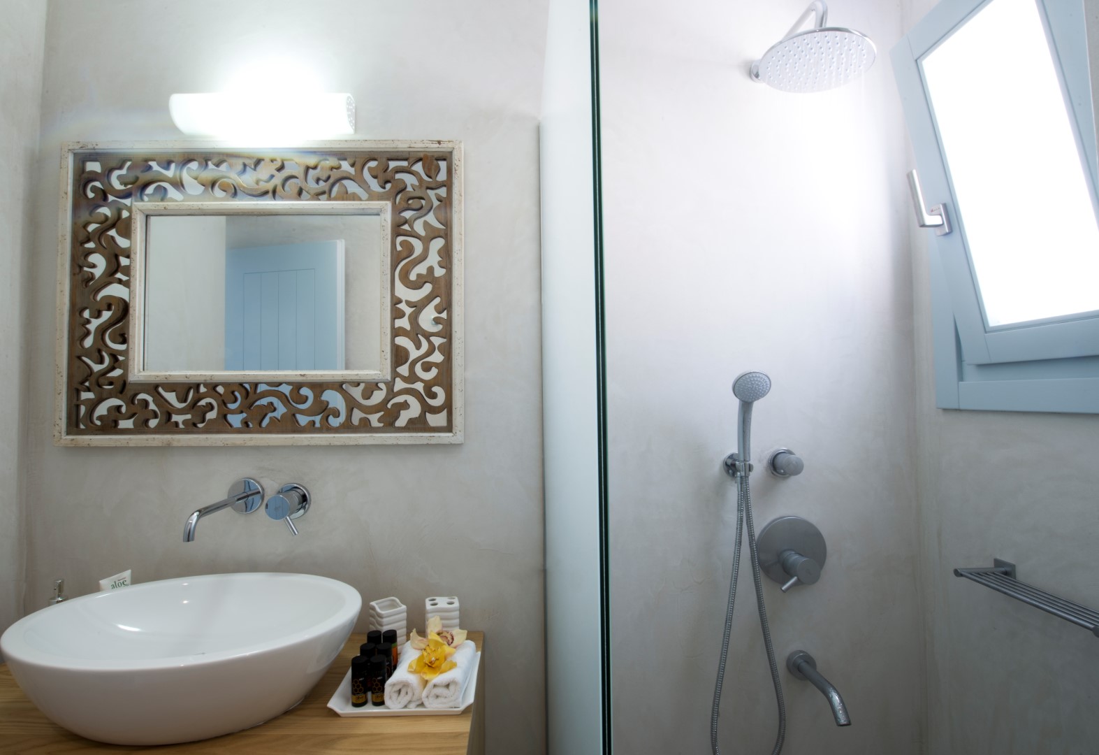 Santorini September Luxury Retreat - Image 31